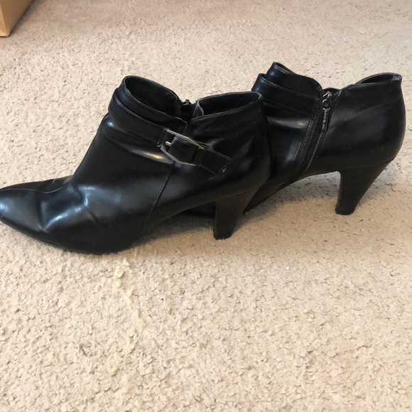 Black Ankle Books - Picture 4 of 4